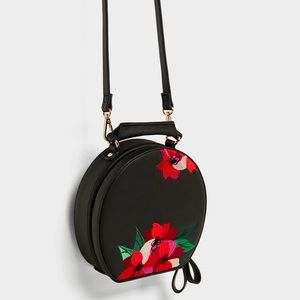 ZARA embroidered city bag. Like new